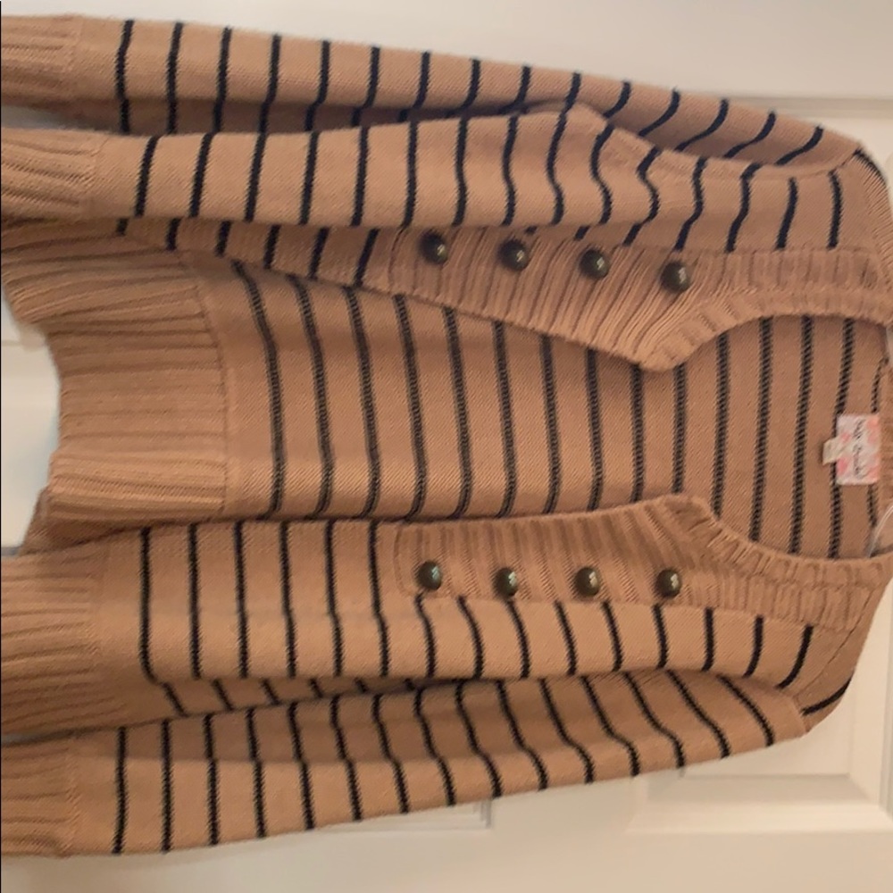 Sweater with buttons